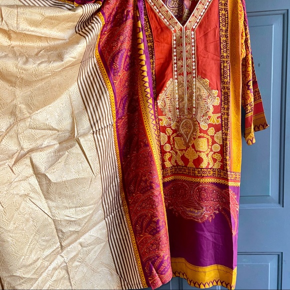 Dresses & Skirts - Beautiful néw 3 pc embroidered dress